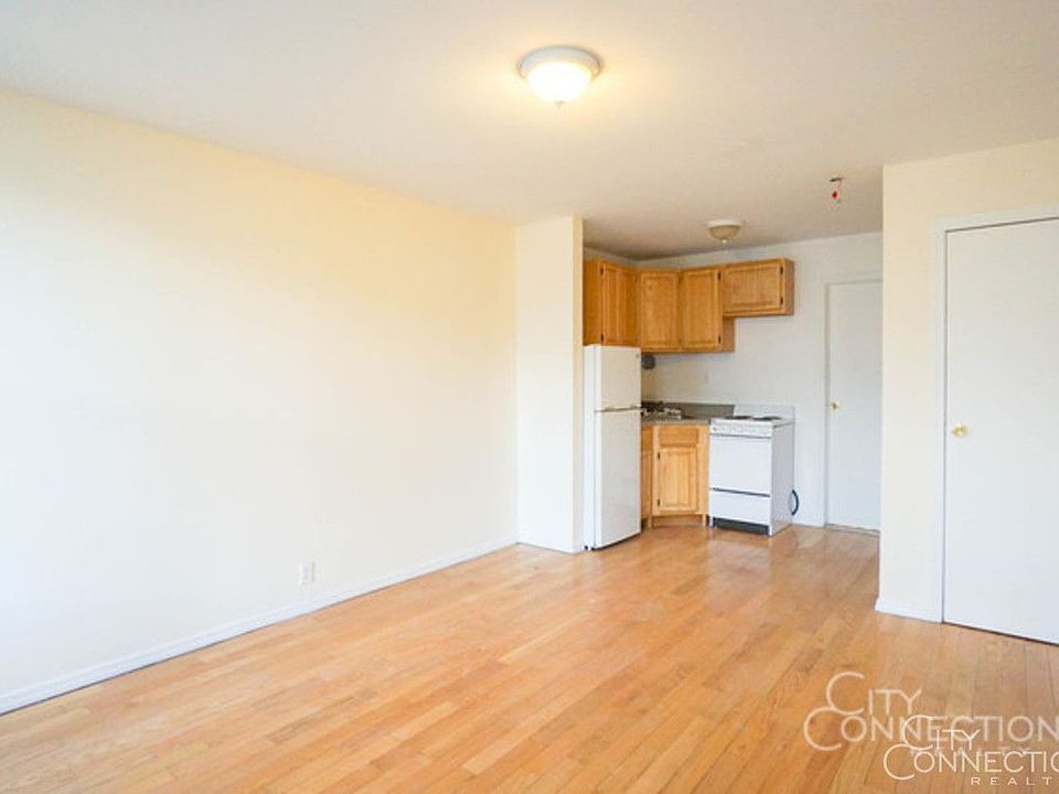 2nd image of 319 E 5th St APT 14