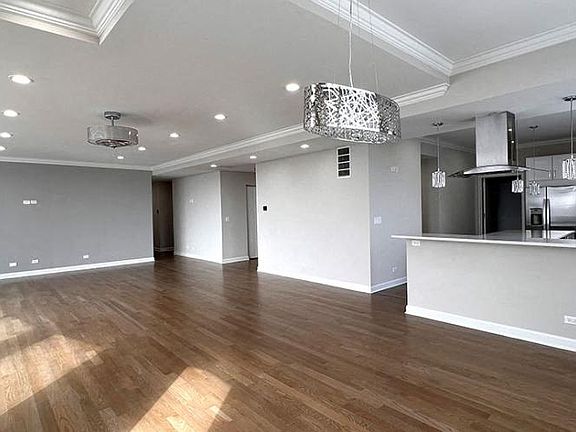 2nd image of 4810 N Lavergne Ave #402