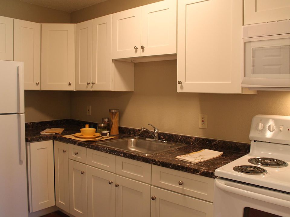1st image of 610 Eugene St