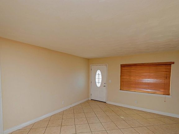 4th image of 16130 Del Norte Dr