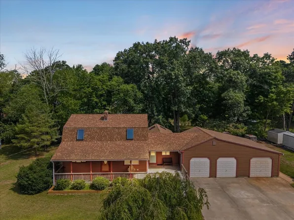 44 Liberty St, Taunton, MA 02780