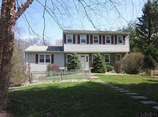 13 Middlesex Dr, Slingerlands, NY 12159