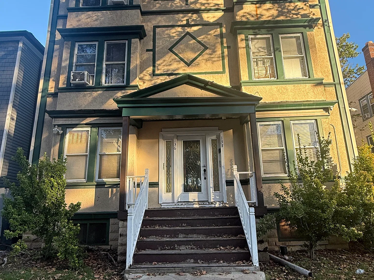 3 bed, $1,800 — Photo 1