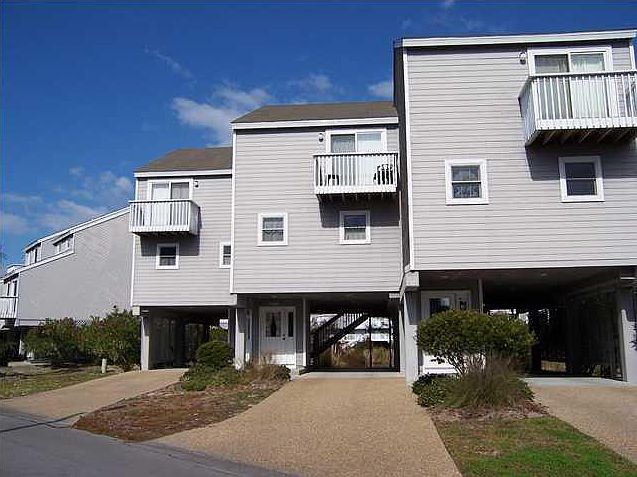 1st image of 270 Parkside Cir #270