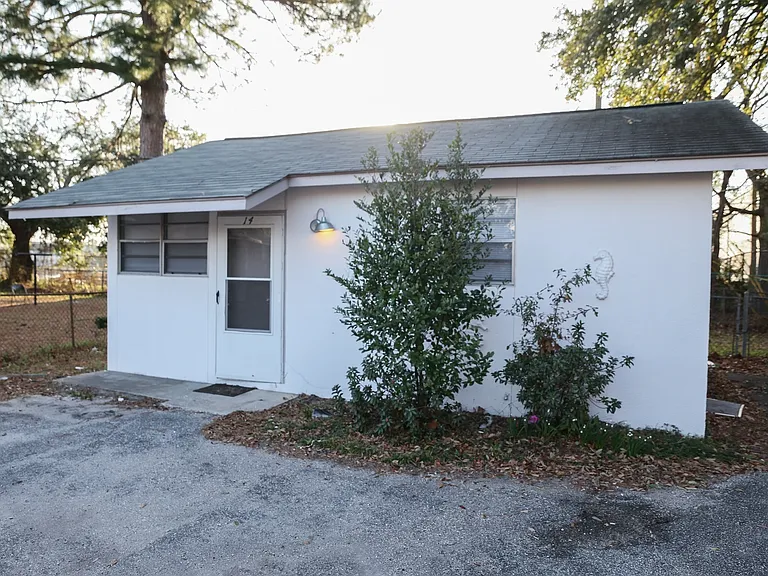 3963 W Montague Ave — Photo 8