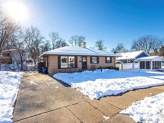 2nd image of 809 Cimarron Dr