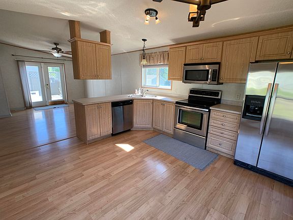 5th image of 5701 Airport Dr #8