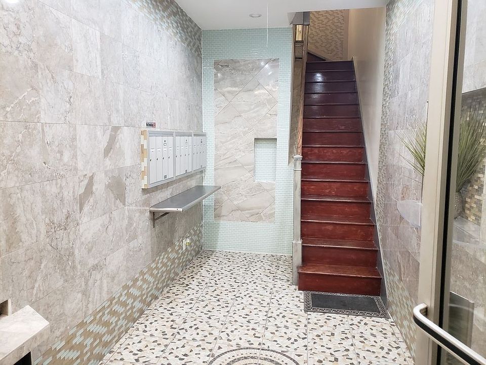 1st image of 318 E 62nd St APT 2R