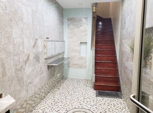 318 E 62nd St APT 2R, New York, NY 10065