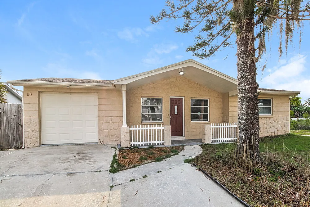 2 bed, 2.0 bath, 1457 sqft, $1,620 — Photo 1