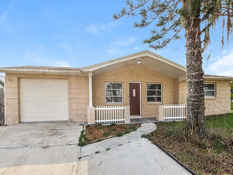 1012 Normandy Blvd — Photo 1