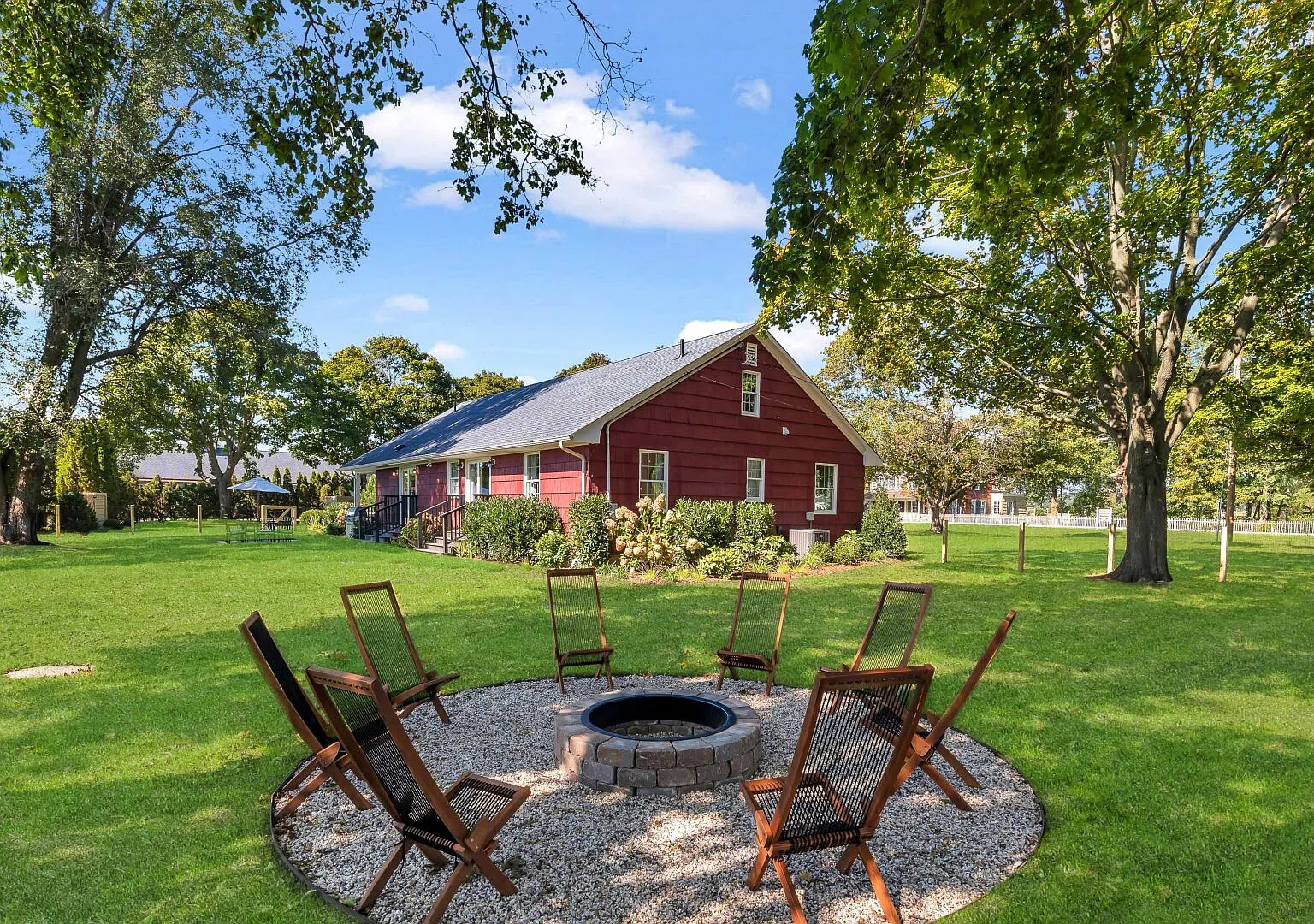 Renovated Vineyard Cottage on the 205 acre estate of RG|NY — Photo 1