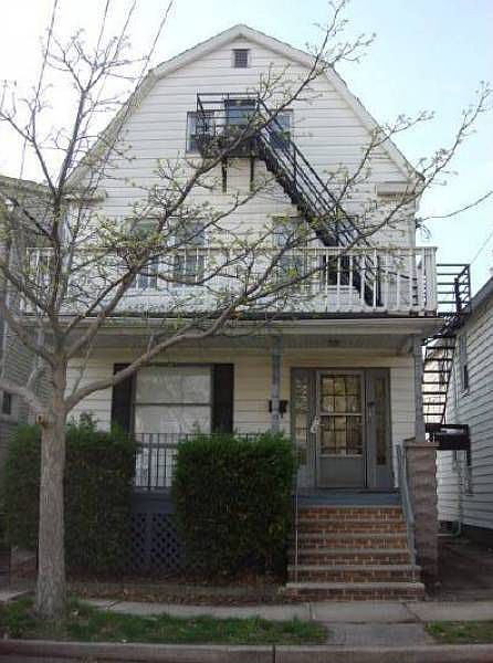 2nd image of 85 Richardson St