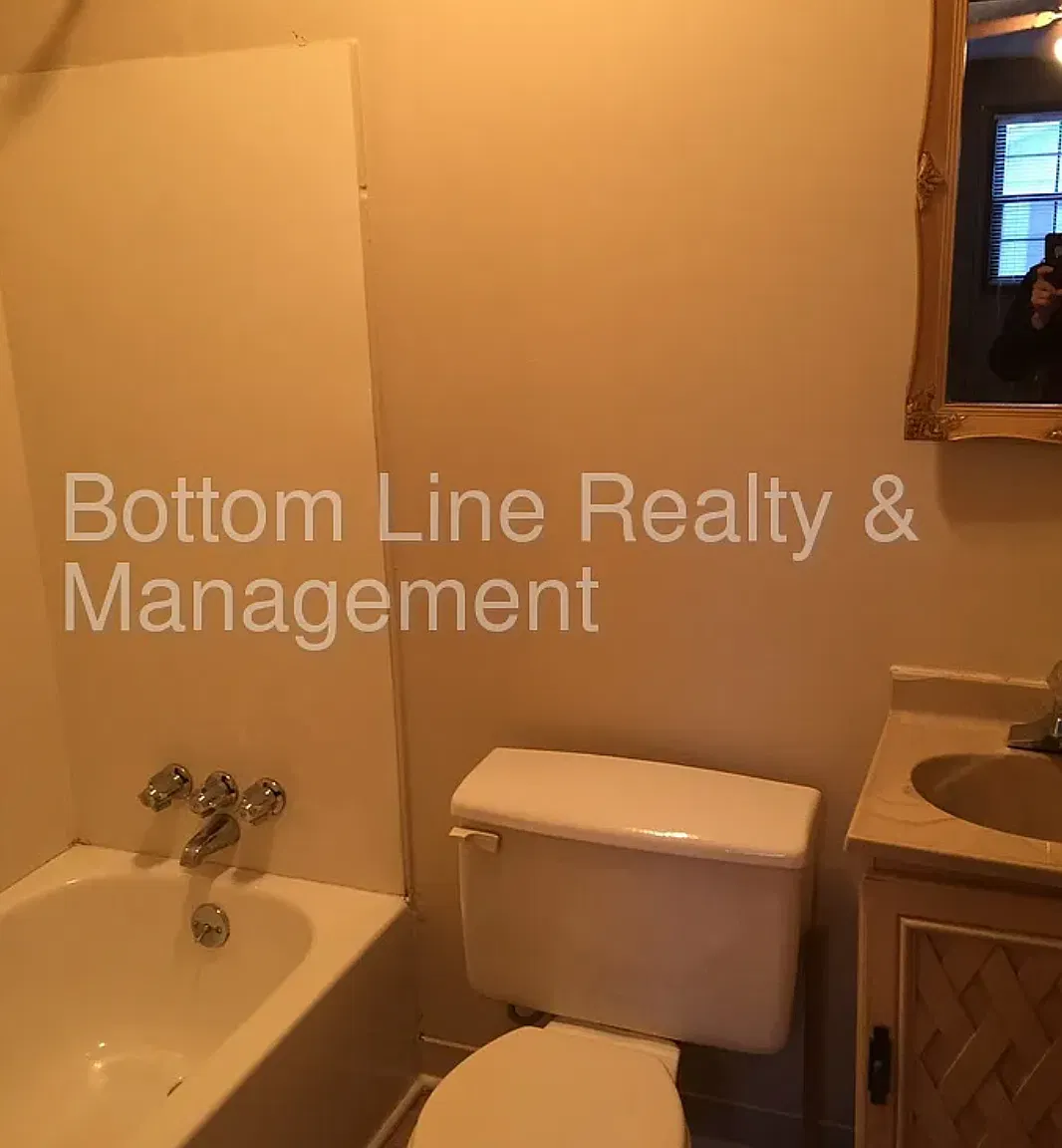 7120 Mack St — Photo 2
