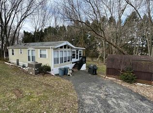 544 Glendale Dr, Edgerton, WI 53534
