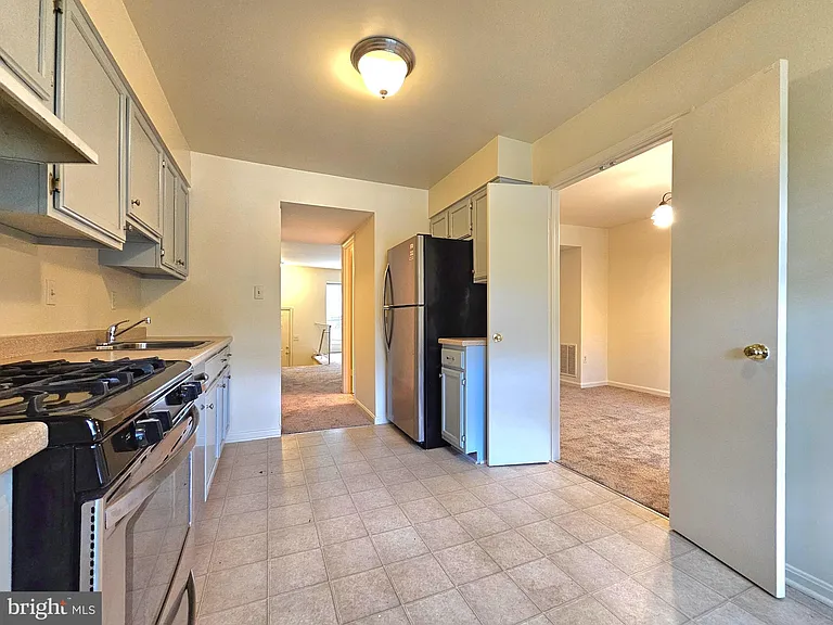 4802 Treasure Ct — Photo 9