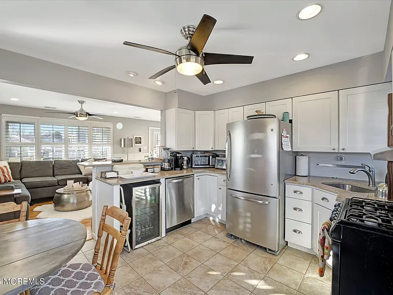 515 Stone Harbor Ave — Photo 6