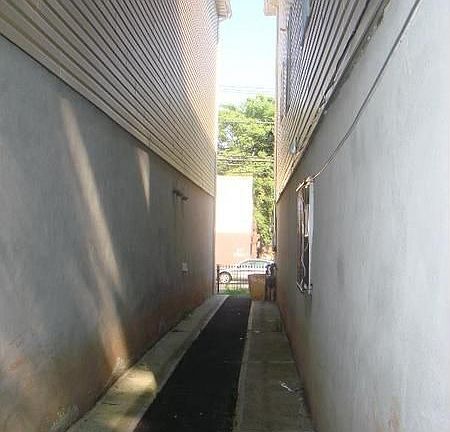 4th image of 93 Stuyvesant Ave