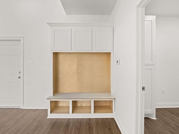 4th image of 748 Lockhart Cutoff Rd