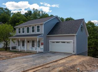 2072 Pinecrest Dr, Morgantown, WV 26505