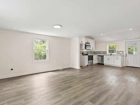 5th image of 203 Orr St