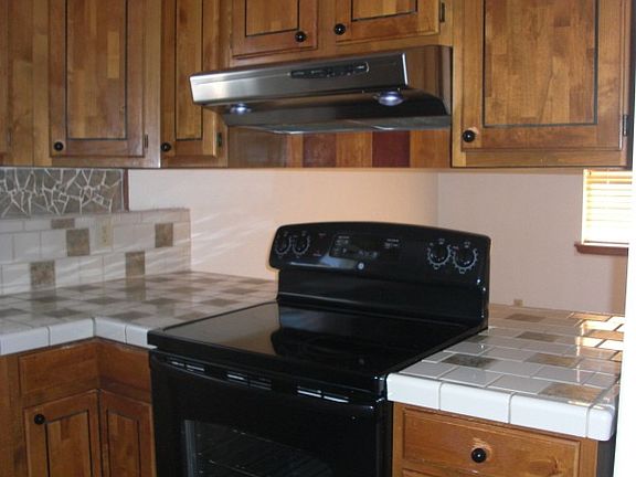 3rd image of 710 SW Englewood Dr