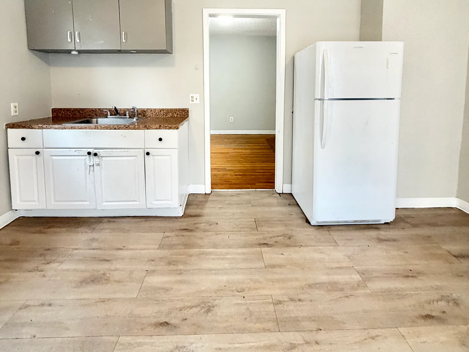 2 bed, 700 sqft, $1,400 — Photo 2