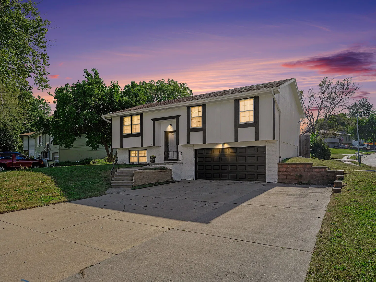 3 bed, 2.5 bath, 1900 sqft, $4,000 — Photo 2