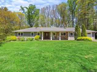 19 Hillston Rd, Trumbull, CT 06611