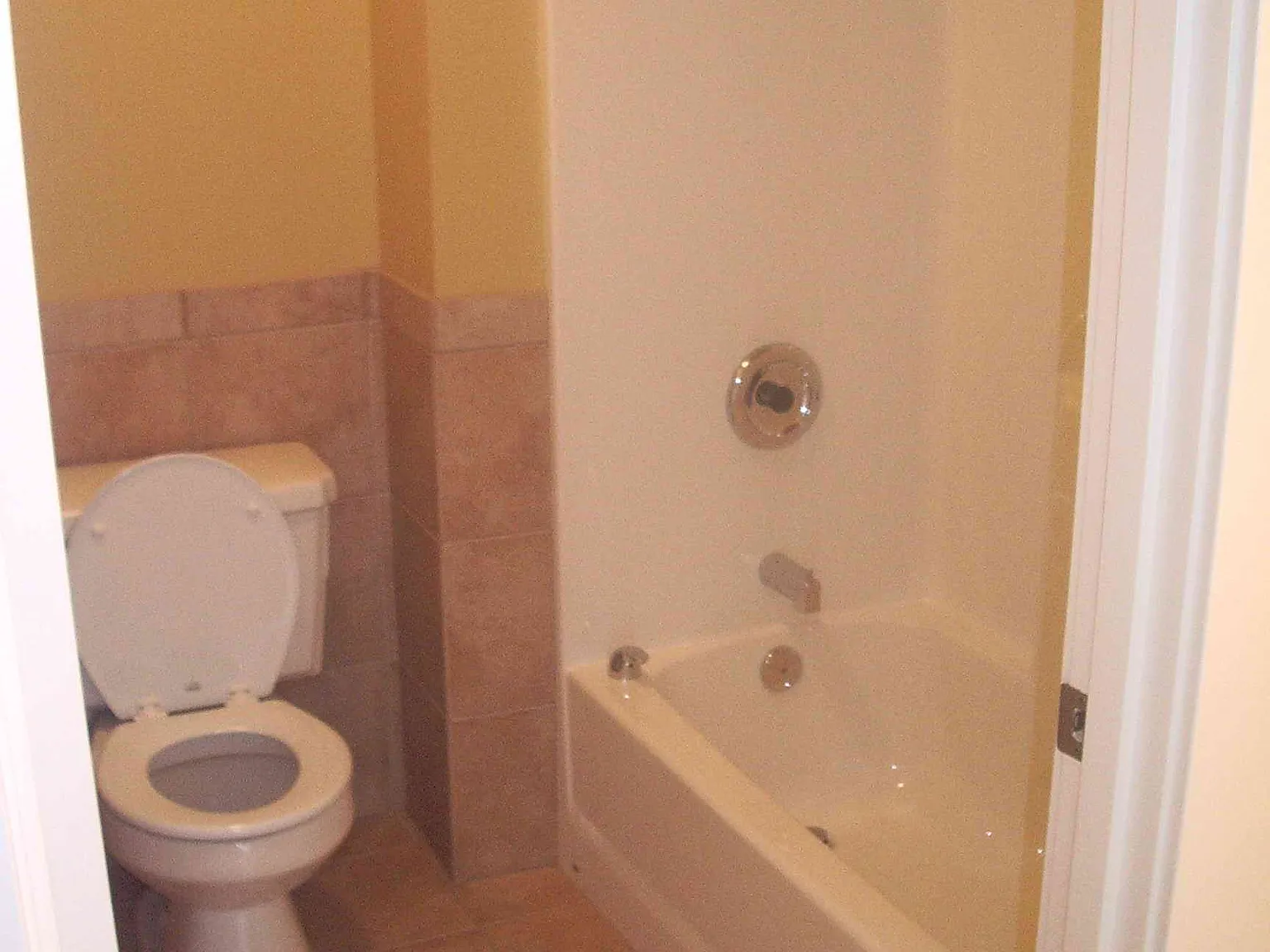 2 bed, 850 sqft, $2,600 — Photo 2