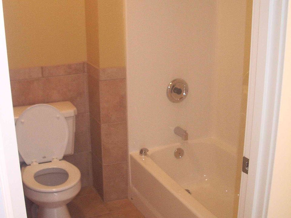 2nd image of 2333 Boylston Ave E APT 4