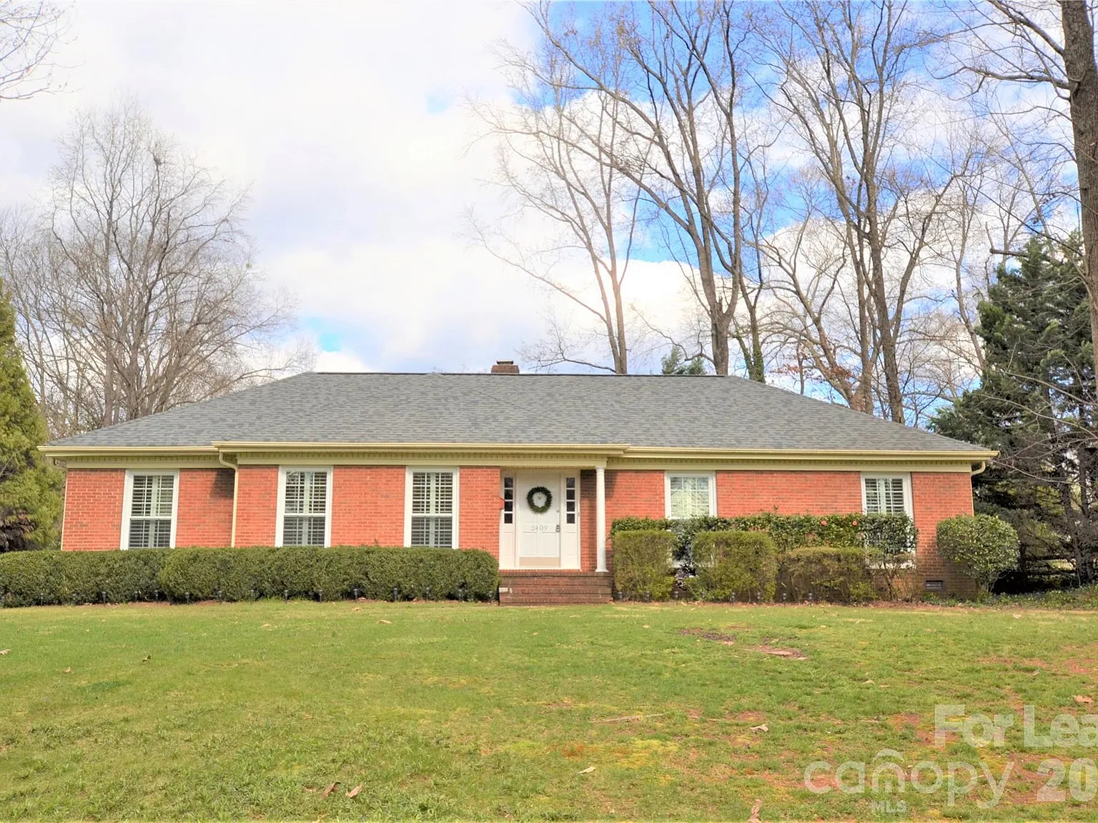 3 bed, 2.0 bath, 2135 sqft, $3,100 — Photo 1