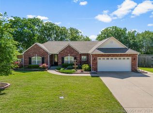 18975 Spring Creek Ln, Claremore, OK 74017