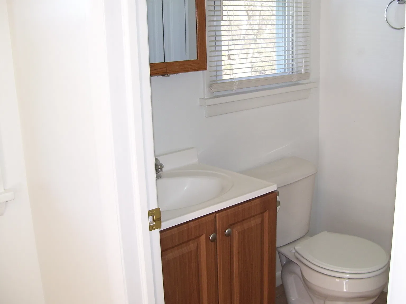 2 bed, 1.5 bath, 1050 sqft, $1,250 — Photo 2