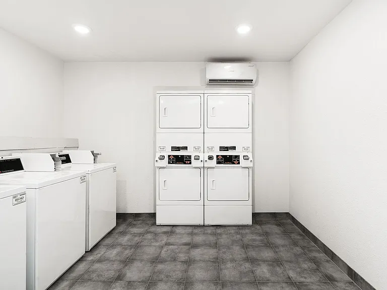 Dellview Crossing Apartments — Photo 19