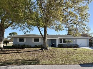 302 Swallow Ave, Sebring, FL 33870