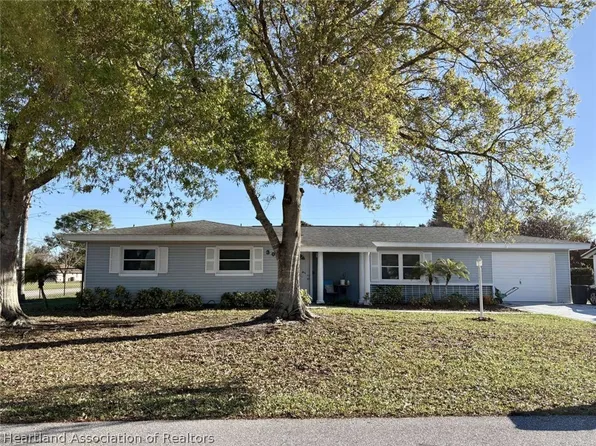 302 Swallow Ave, Sebring, FL 33870