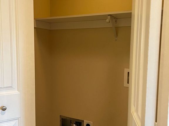 4th image of 417 SW Pemberly Loop