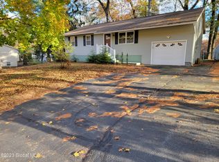 71 Trottingham Rd, Saratoga Springs, NY 12866