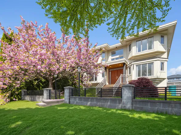 4993 Venables St, Burnaby, BC V5B 1X8