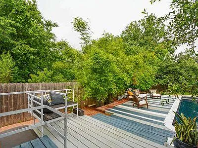 1502 Newton St — Photo 8
