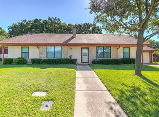 6300 Cricket Ct, Arlington, TX 76016