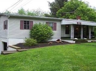 1350 Pine Grove Rd, Beaver, PA 15009