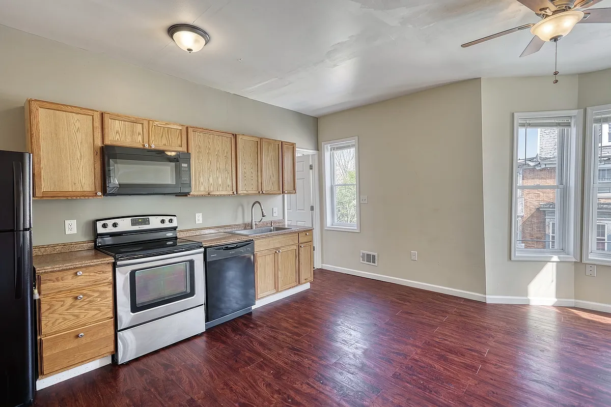 Building Photo - 1540 N 5th St #B