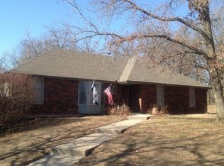 5704 Osage Dr, Saint Joseph, MO 64503