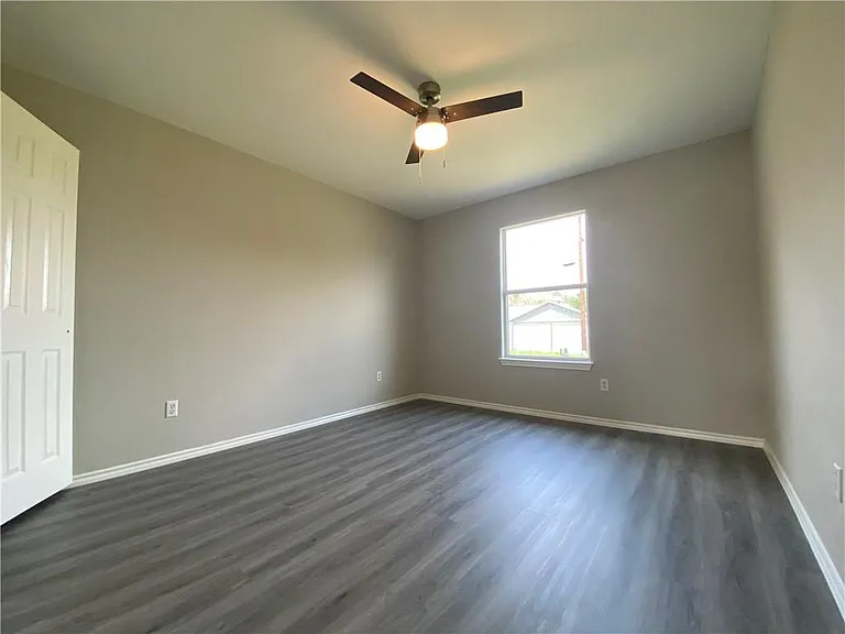 504 Debra Dr — Photo 18