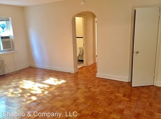 2319 40th Pl NW APT 303, Washington, DC 20007