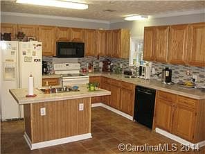 1st image of 902 Park Cir
