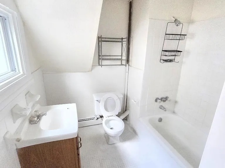 17 Halstead St #1R — Photo 4