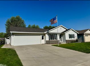 1629 Oakwood Dr, Carroll, IA 51401